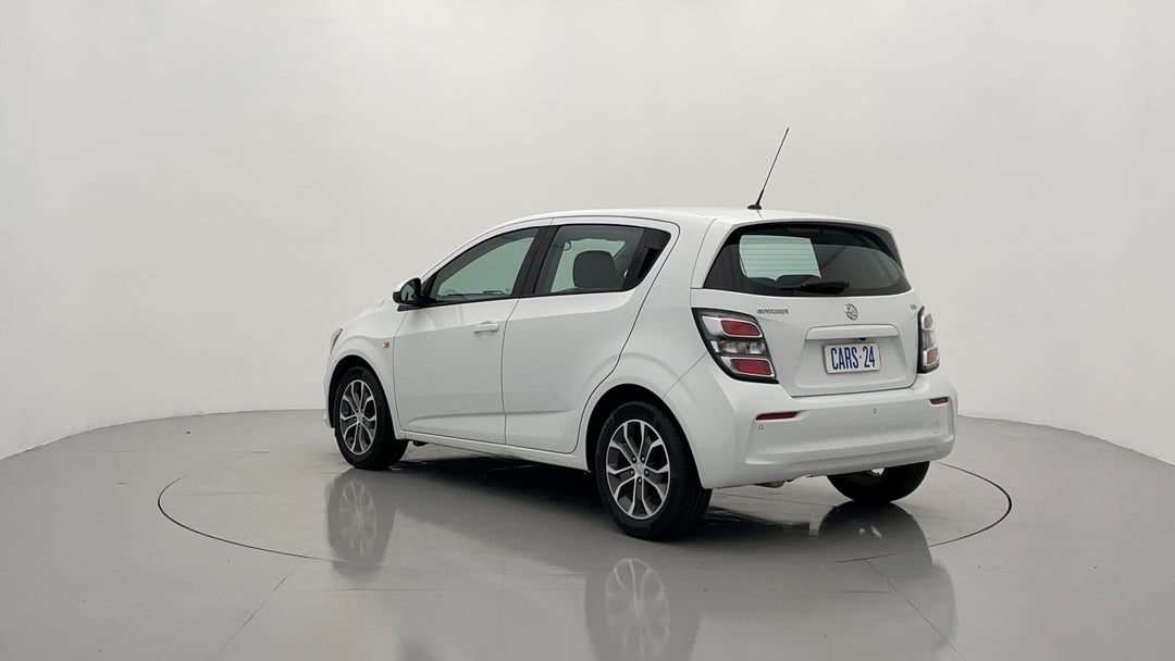 Left Back Diagonal (45- Degree) View