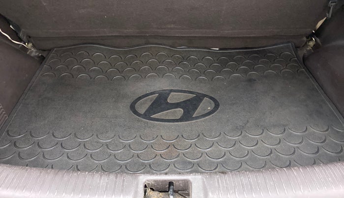 2010 Hyundai Santro Xing GLS, Petrol, Manual, 74,943 km, Boot Inside