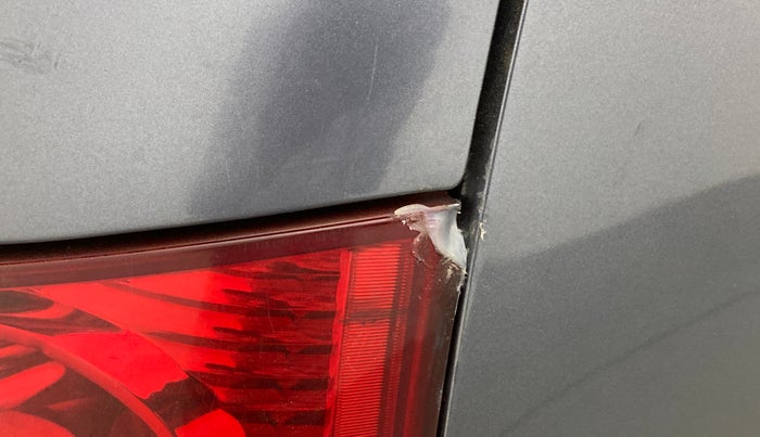 2010 Hyundai Santro Xing GLS, Petrol, Manual, 74,943 km, Right tail light - Minor damage