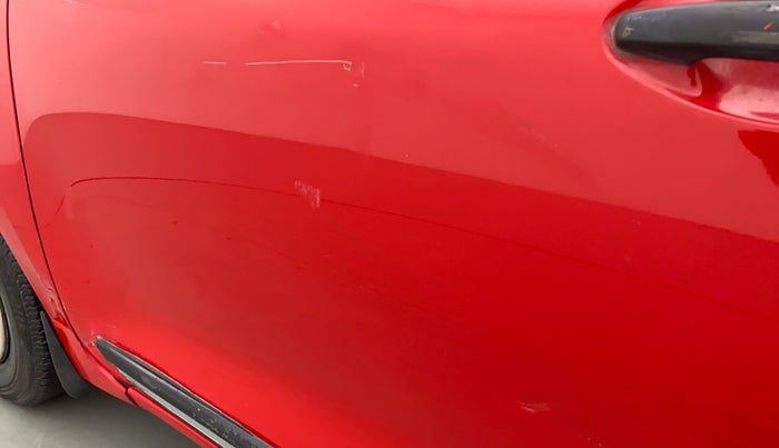 2019 Maruti Swift LXI D, CNG, Manual, 77,236 km, Front passenger door - Slightly dented