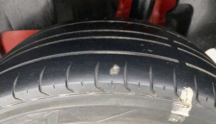 2019 Maruti Swift LXI D, CNG, Manual, 77,236 km, Left Rear Tyre Tread