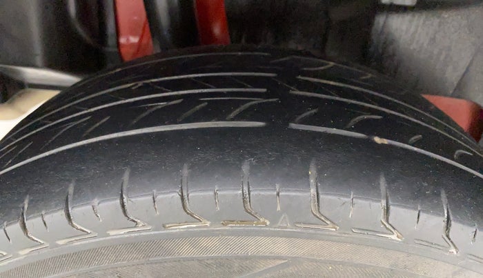 2019 Maruti Swift LXI D, CNG, Manual, 77,236 km, Right Rear Tyre Tread
