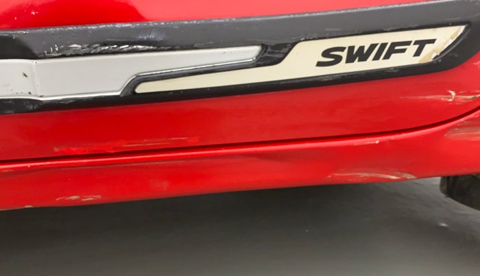 2019 Maruti Swift LXI D, CNG, Manual, 77,236 km, Left running board - Slightly dented