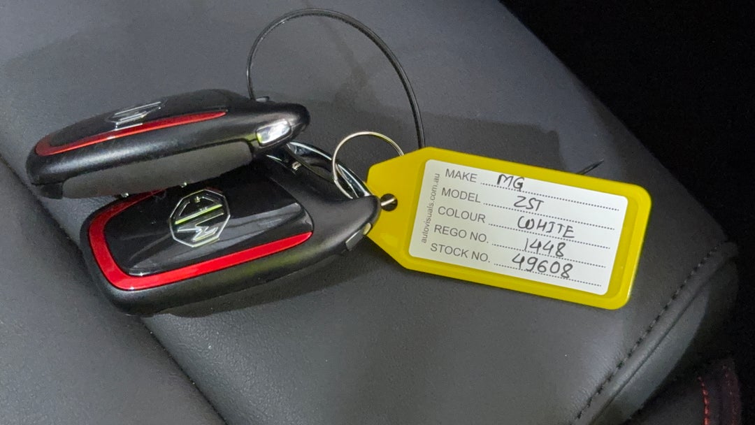 2025 MG Zst Vibe, Automatic, 2366 km, Key Close-up