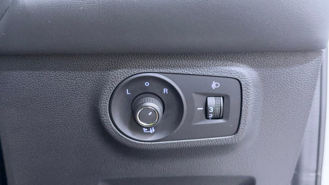 2025 MG Zst Vibe, Automatic, 2366 km, Utility Switches/Buttons