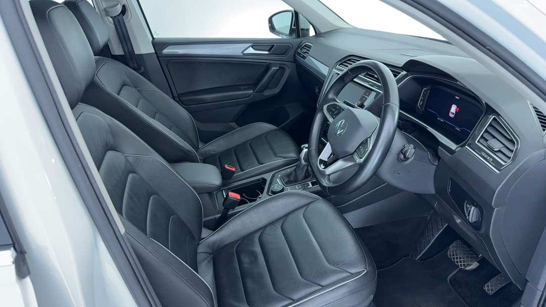 2021 Volkswagen Tiguan 132tsi Life, Automatic, 74183 km, Right Side Front Door Cabin View