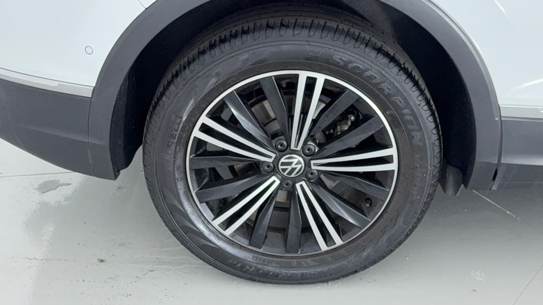 2021 Volkswagen Tiguan 132tsi Life, Automatic, 74183 km, Right Rear Wheel