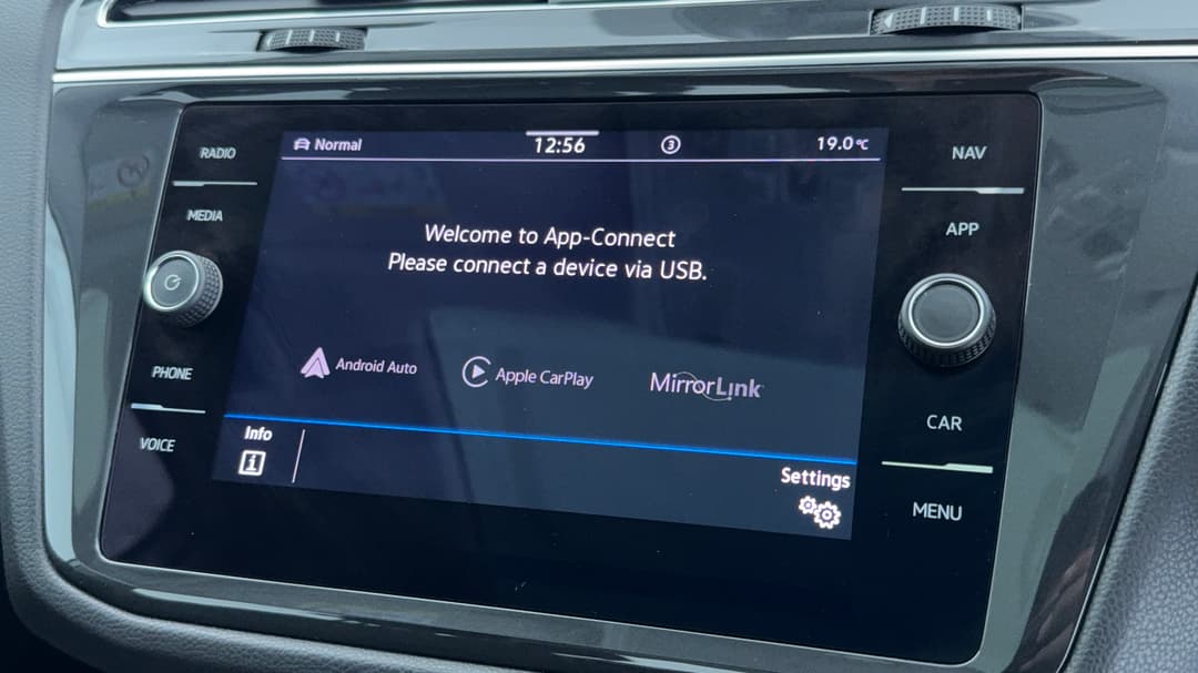 2021 Volkswagen Tiguan 132tsi Life, Automatic, 74183 km, Android/Apple Car Play