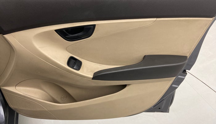 2017 Hyundai Eon MAGNA +, Petrol, Manual, 43,958 km, Driver Side Door Panels Control