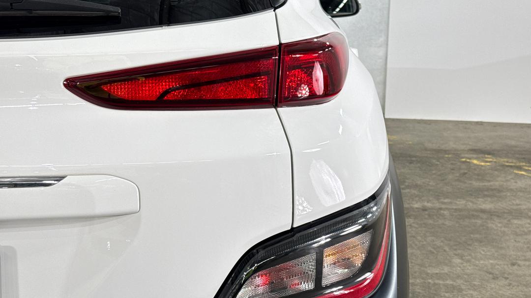 2022 Hyundai Kona Elite (FWD), Automatic, 24384 km, Badge (Boot Right Side)