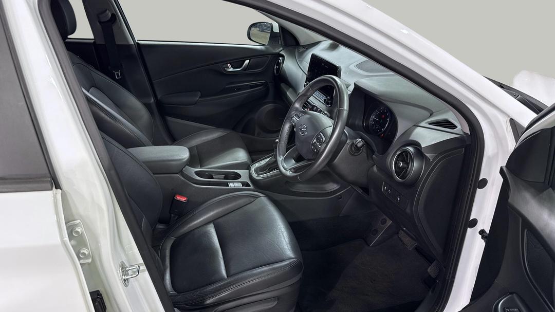 2022 Hyundai Kona Elite (FWD), Automatic, 24384 km, Right Side Front Door Cabin View