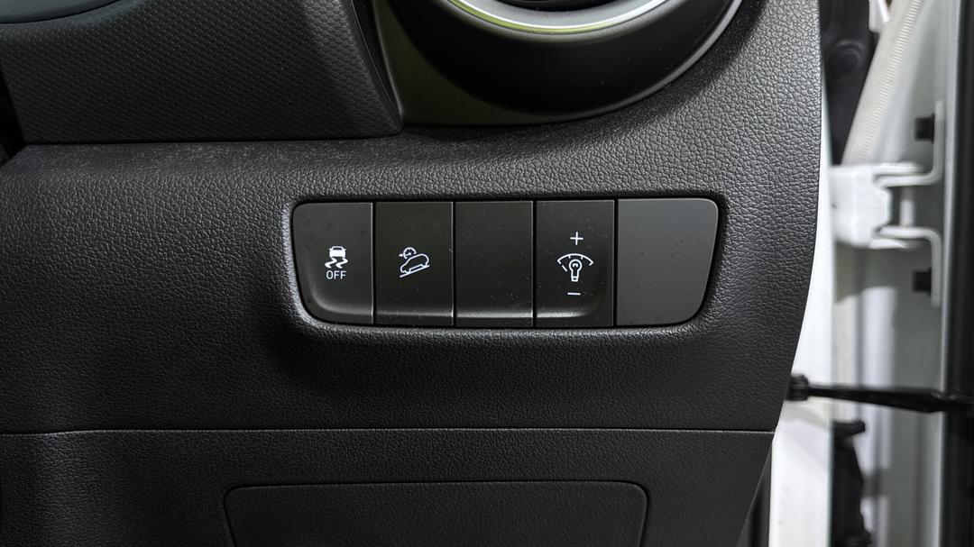 2022 Hyundai Kona Elite (FWD), Automatic, 24384 km, Utility Switches/Buttons