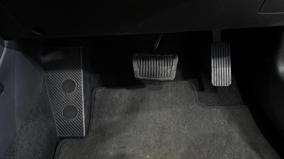 2022 Hyundai Kona Elite (FWD), Automatic, 24384 km, Pedals and Footmat