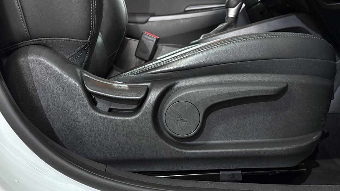 2022 Hyundai Kona Elite (FWD), Automatic, 24384 km, Drivers Side Adjustment Panel