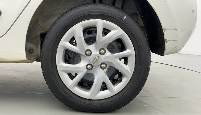 2017 Hyundai Grand i10 Sportz(O) 1.2 MT, Petrol, Manual, 28,771 km, Left Rear Wheel