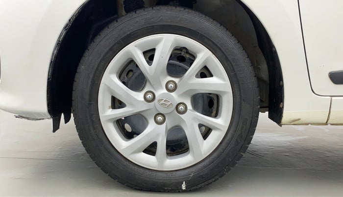 2017 Hyundai Grand i10 Sportz(O) 1.2 MT, Petrol, Manual, 28,771 km, Left Front Wheel