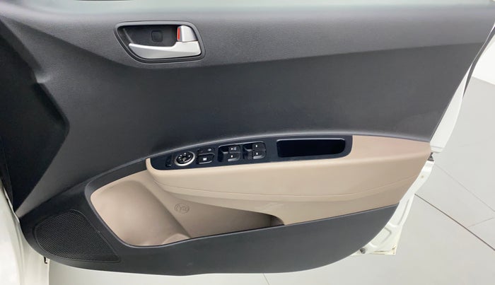 2017 Hyundai Grand i10 Sportz(O) 1.2 MT, Petrol, Manual, 28,771 km, Driver Side Door Panels Control