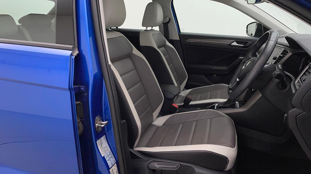 2020 Volkswagen T-roc 110tsi, Automatic, 25964 km, Right Side Front Door Cabin View