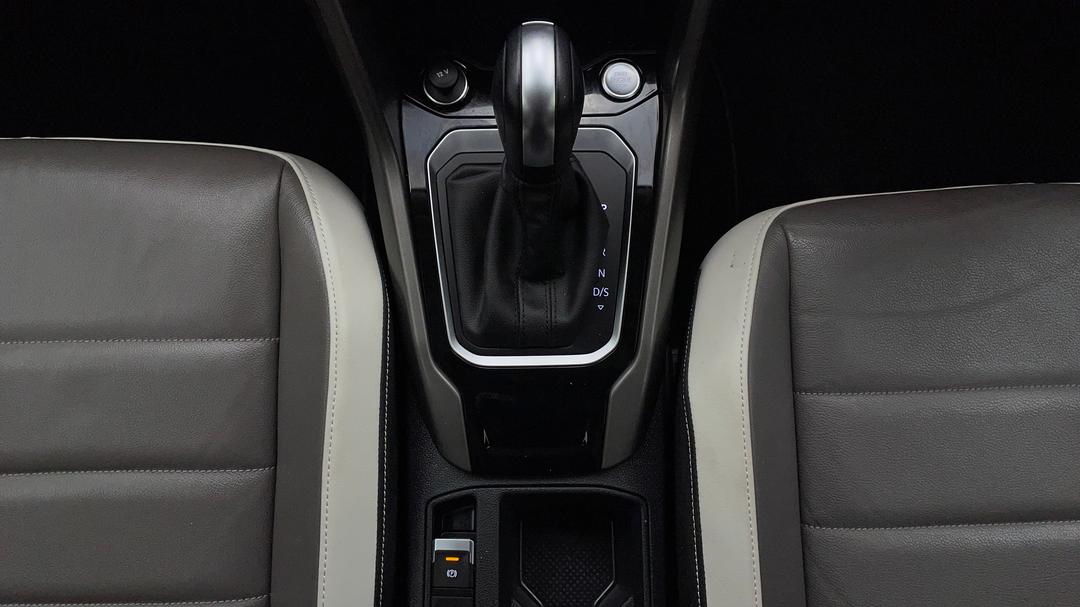 2020 Volkswagen T-roc 110tsi, Automatic, 25964 km, Gear Lever 