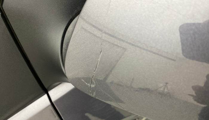 2019 Hyundai NEW SANTRO 1.1 SPORTZ MT CNG, CNG, Manual, 41,799 km, Left rear-view mirror - Cover has minor damage