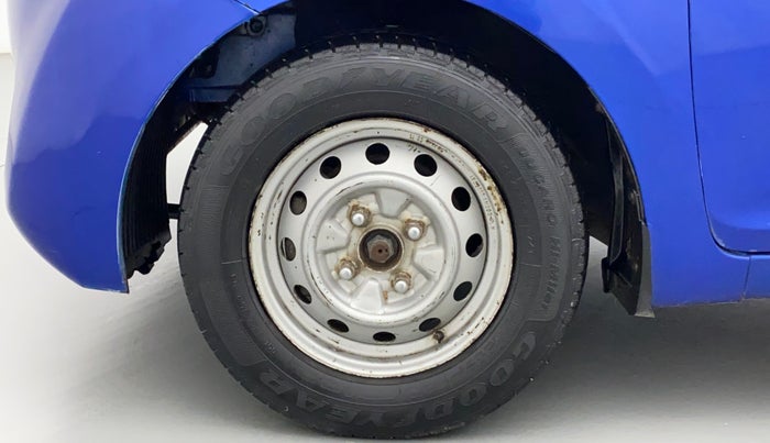 2014 Hyundai Eon D-LITE+, Petrol, Manual, 63,181 km, Left Front Wheel