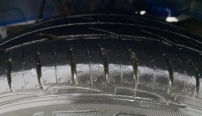 2014 Hyundai Eon D-LITE+, Petrol, Manual, 63,181 km, Right Rear Tyre Tread