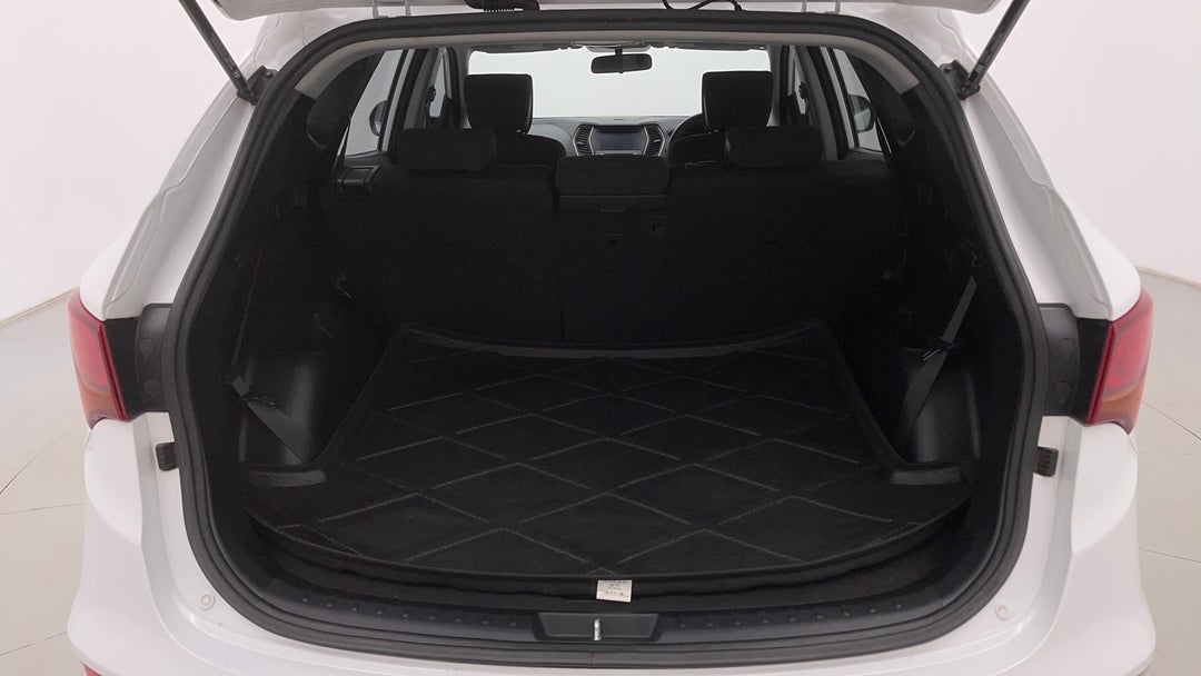2016 Hyundai Santa Fe Active (4x4), Automatic, 94074 km, Boot Inside View