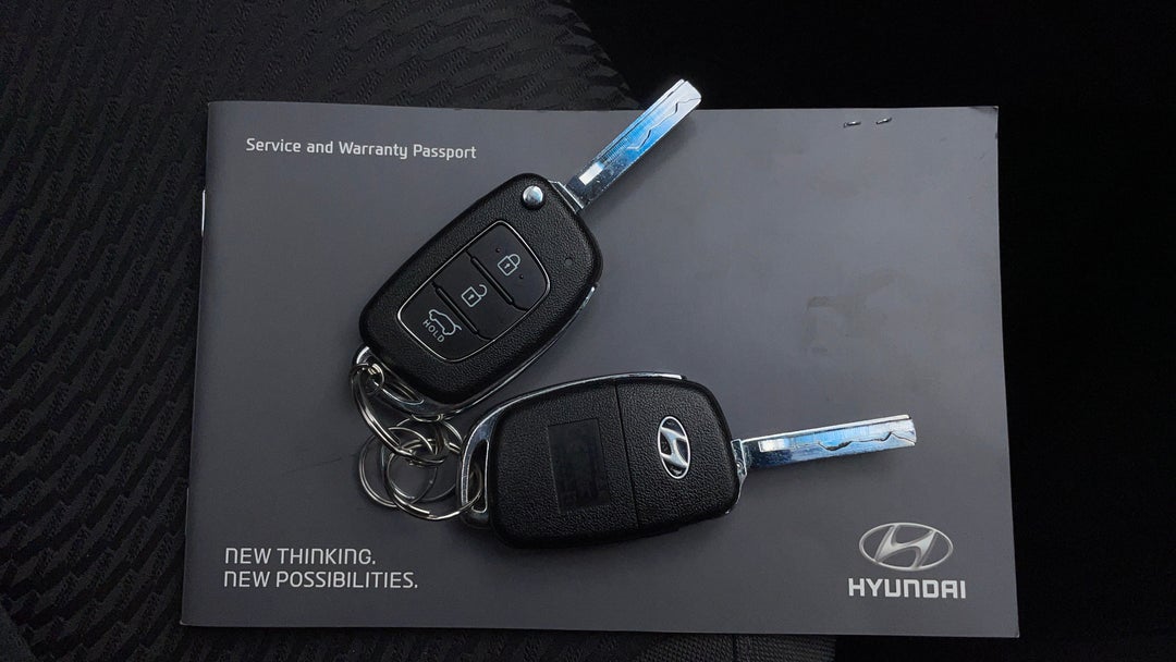 2016 Hyundai Santa Fe Active (4x4), Automatic, 94074 km, Key Close-up