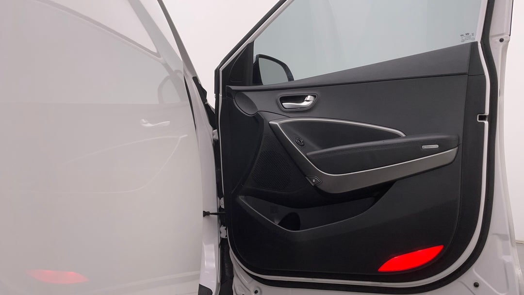 2016 Hyundai Santa Fe Active (4x4), Automatic, 94074 km, Speaker View