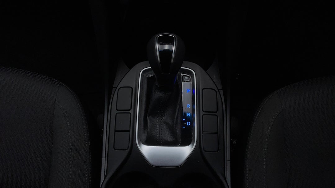 2016 Hyundai Santa Fe Active (4x4), Automatic, 94074 km, Gear Lever 