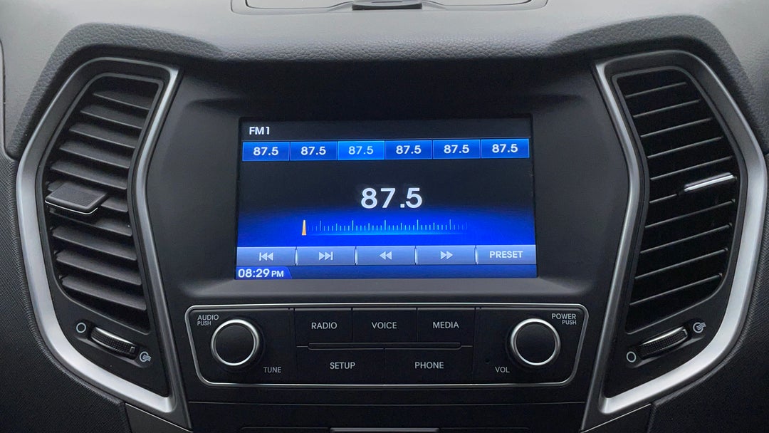 2016 Hyundai Santa Fe Active (4x4), Automatic, 94074 km, Infotainment System