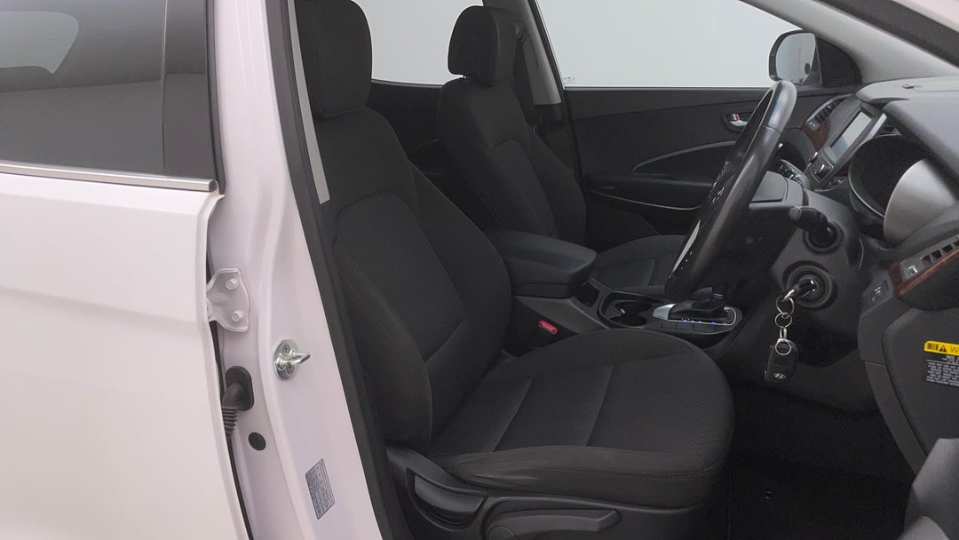 2016 Hyundai Santa Fe Active (4x4), Automatic, 94074 km, Right Side Front Door Cabin View