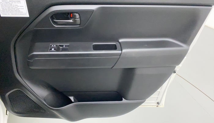 2021 Maruti New Wagon-R 1.0 Lxi (o) cng, CNG, Manual, 11,091 km, Driver Side Door Panels Control