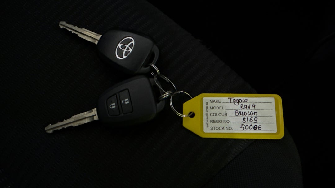 2018 Toyota RAV4 Gx (2WD), Automatic, 37256 km, Key Close-up