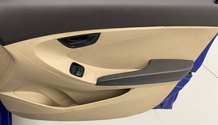 2017 Hyundai Eon ERA +, Petrol, Manual, 90,880 km, Driver Side Door Panels Control