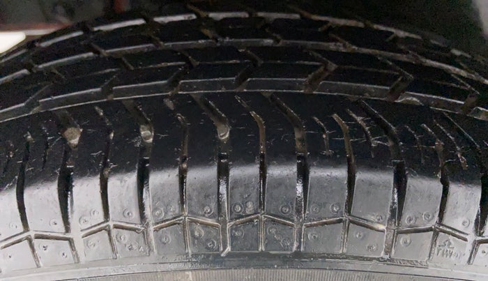 2014 Maruti Swift VXI D, Petrol, Manual, 23,258 km, Right Rear Tyre Tread