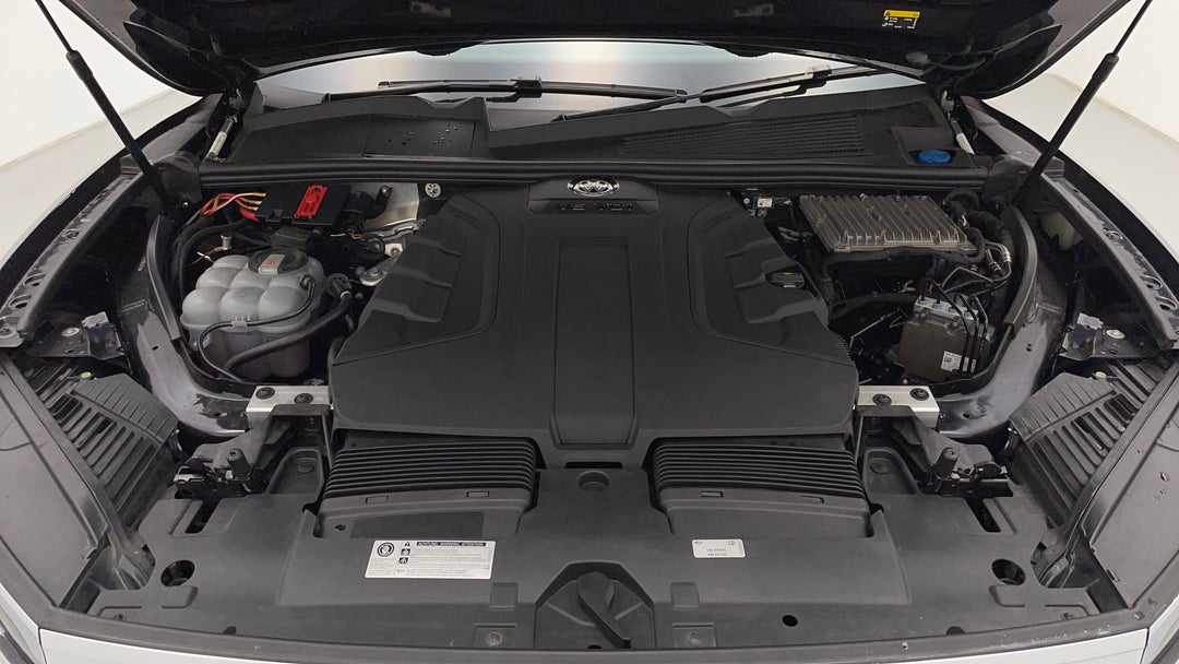 Open Bonnet (Engine)