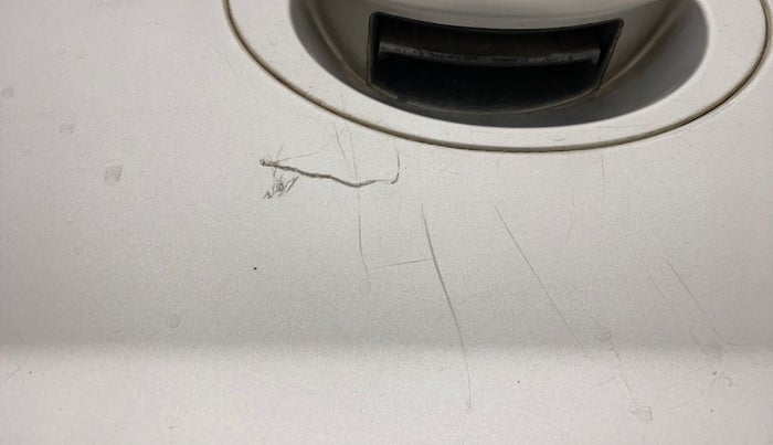 2011 Hyundai i20 MAGNA (O) 1.2, Petrol, Manual, 1,25,642 km, Dicky (Boot door) - Minor scratches