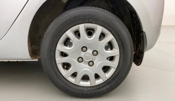 2011 Hyundai i20 MAGNA (O) 1.2, Petrol, Manual, 1,25,642 km, Left Rear Wheel