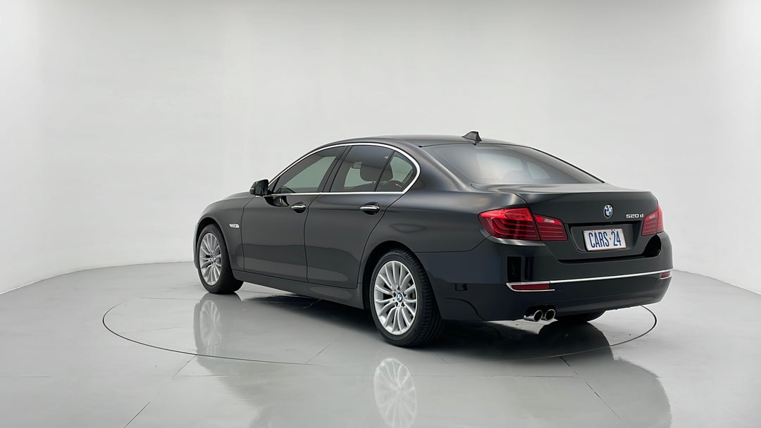 Left Back Diagonal (45- Degree) View