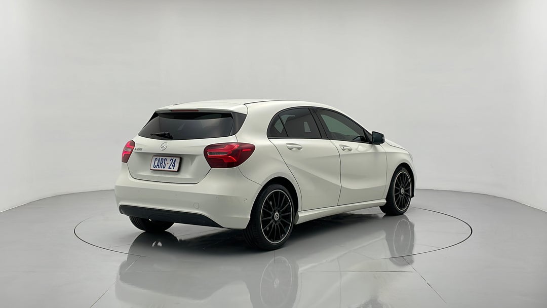 2017 Mercedes-benz A180 A180, Automatic, 57571 km, Right Back Diagonal (45- Degree) View