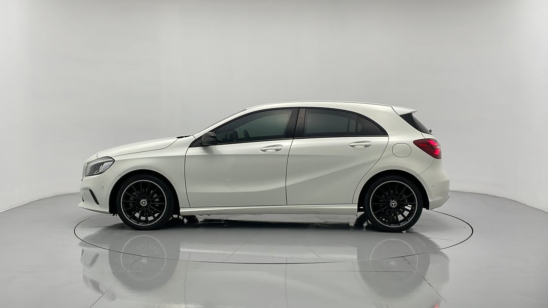 2017 Mercedes-benz A180 A180, Automatic, 57571 km, Left Side View