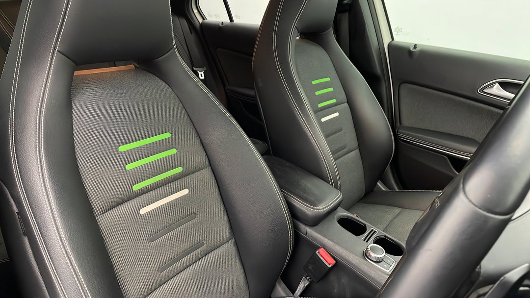 2017 Mercedes-benz A180 A180, Automatic, 57571 km, Right Side Front Door Cabin View