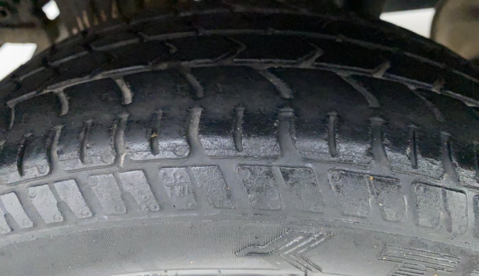 2017 Maruti Alto K10 VXI P, Petrol, Manual, 27,436 km, Right Rear Tyre Tread
