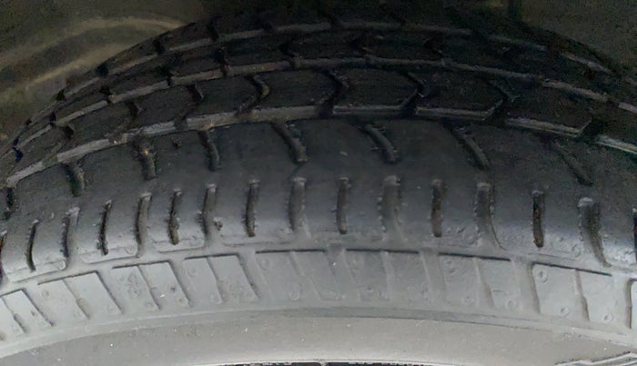 2017 Maruti Alto K10 VXI P, Petrol, Manual, 27,436 km, Left Front Tyre Tread