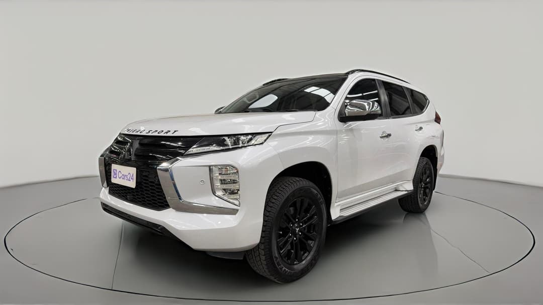 2022 Mitsubishi Pajero Sport Gsr (4WD) 7 Seat, Automatic, 108886 km, Left Front Diagonal (45- Degree) View