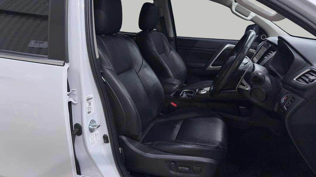 2022 Mitsubishi Pajero Sport Gsr (4WD) 7 Seat, Automatic, 108886 km, Right Side Front Door Cabin View