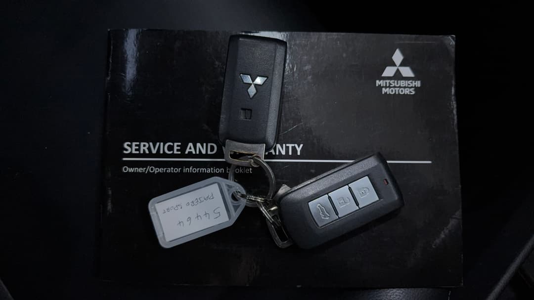 2022 Mitsubishi Pajero Sport Gsr (4WD) 7 Seat, Automatic, 108886 km, Key Close-up