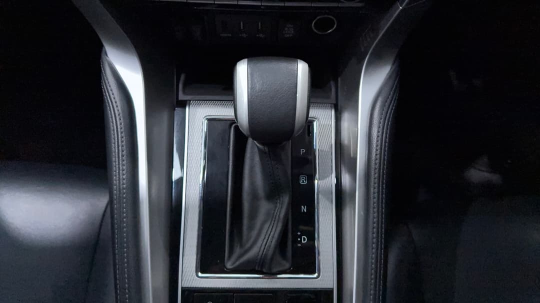 2022 Mitsubishi Pajero Sport Gsr (4WD) 7 Seat, Automatic, 108886 km, Gear Lever 