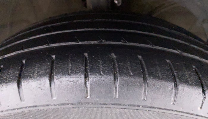 2019 Maruti Baleno ZETA 1.2 K12, Petrol, Manual, 85,471 km, Right Front Tyre Tread